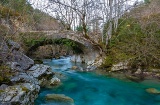 Bild der berühmten Otsindundua-Brücke im Valle de Roncal Bild der berühmten Otsindundua-Brücke im Valle de Roncal
