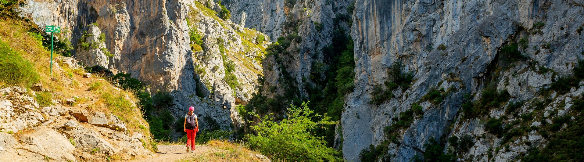 Die zweite Ausgabe von Spain Is Much More steht ganz im Zeichen des Aktiv- und Naturtourismus und rückt das Netzwerk der spanischen Nationalparks in den Mittelpunkt. Im Bild: die Cares-Route in den Picos de Europa (Asturien).