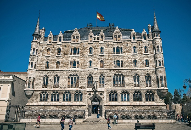 Das Museo Casa Botines von Gaudí verfügt über 3.900 m² für die Durchführung unterschiedlichster MICE-Veranstaltungen