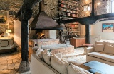Die Villa Pacheca (Kantabrien) bietet ihren Gästen eine zweistöckige Bibliothek mit über 500 Büchern