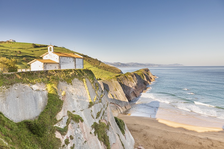 Der Geopark der baskischen Küste erstreckt sich über 90 Quadratkilometer entlang der spektakulären Klippen zwischen Mutriku, Deba und Zumaia. Der Geopark der baskischen Küste erstreckt sich über 90 Quadratkilometer entlang der spektakulären Klippen zwischen Mutriku, Deba und Zumaia.
