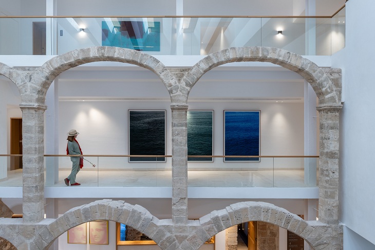 Historische Mauern und zeitgenössische Architektur koexistieren im neuen Parador de Ibiza