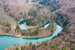 Der Wald von Irati, der im Jahr 2024 von der UNESCO zum Biosphärenreservat erklärt wurde, erstreckt sich über 53.660 Hektar in den Tälern von Aezkoa und Salazar (Navarra) und ist der zweitgrösste Buchenwald Europas sowie ein Paradies der Artenvielfalt @ Turismo de Navarra | Francis Vaquero