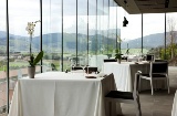 Hauptsaal des Azurmendi (Larrabetzu, Vizcaya), einem Gourmettempel unter der Leitung des Küchenchefs Eneko Atxa Hauptsaal des Azurmendi (Larrabetzu, Vizcaya), einem Gourmettempel unter der Leitung des Küchenchefs Eneko Atxa