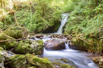 Der Wasserfall von Xoxorrin ist eine der grossen Attraktionen des Baztán-Tals