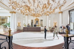 Das Mandarin Oriental Ritz in Madrid empfängt seit Anfang des 20. Jahrhunderts königliche Gäste, Magnaten und internationale Persönlichkeiten. Das Mandarin Oriental Ritz in Madrid empfängt seit Anfang des 20. Jahrhunderts königliche Gäste, Magnaten und internationale Persönlichkeiten.