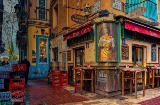 Das Viertel El Tubo in Zaragoza ist bekannt für seine traditionellen Tapas-Bars, sein Nachtleben und seine farbenfrohen Fassaden Das Viertel El Tubo in Zaragoza ist bekannt für seine traditionellen Tapas-Bars, sein Nachtleben und seine farbenfrohen Fassaden