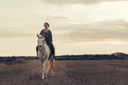 Reitausflüge sind eine der besten Möglichkeiten, die Natur des Landes zu erkunden.