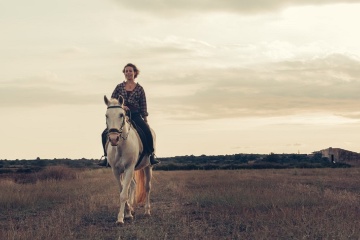 Reitausflüge sind eine der besten Möglichkeiten, die Natur des Landes zu erkunden.