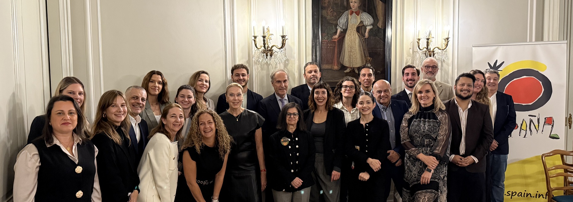 Spanische Vertretung mit Javier Piñanes, Direktor von Turespaña in Zürich, und Basilio Martínez im Zunfthaus zur Meisen, Zürich